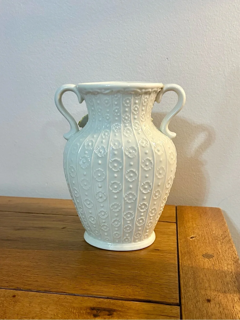 Vintage elegant cream